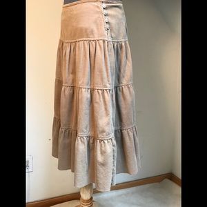 Vince EUC On trend gorgeous tiered midi skirt